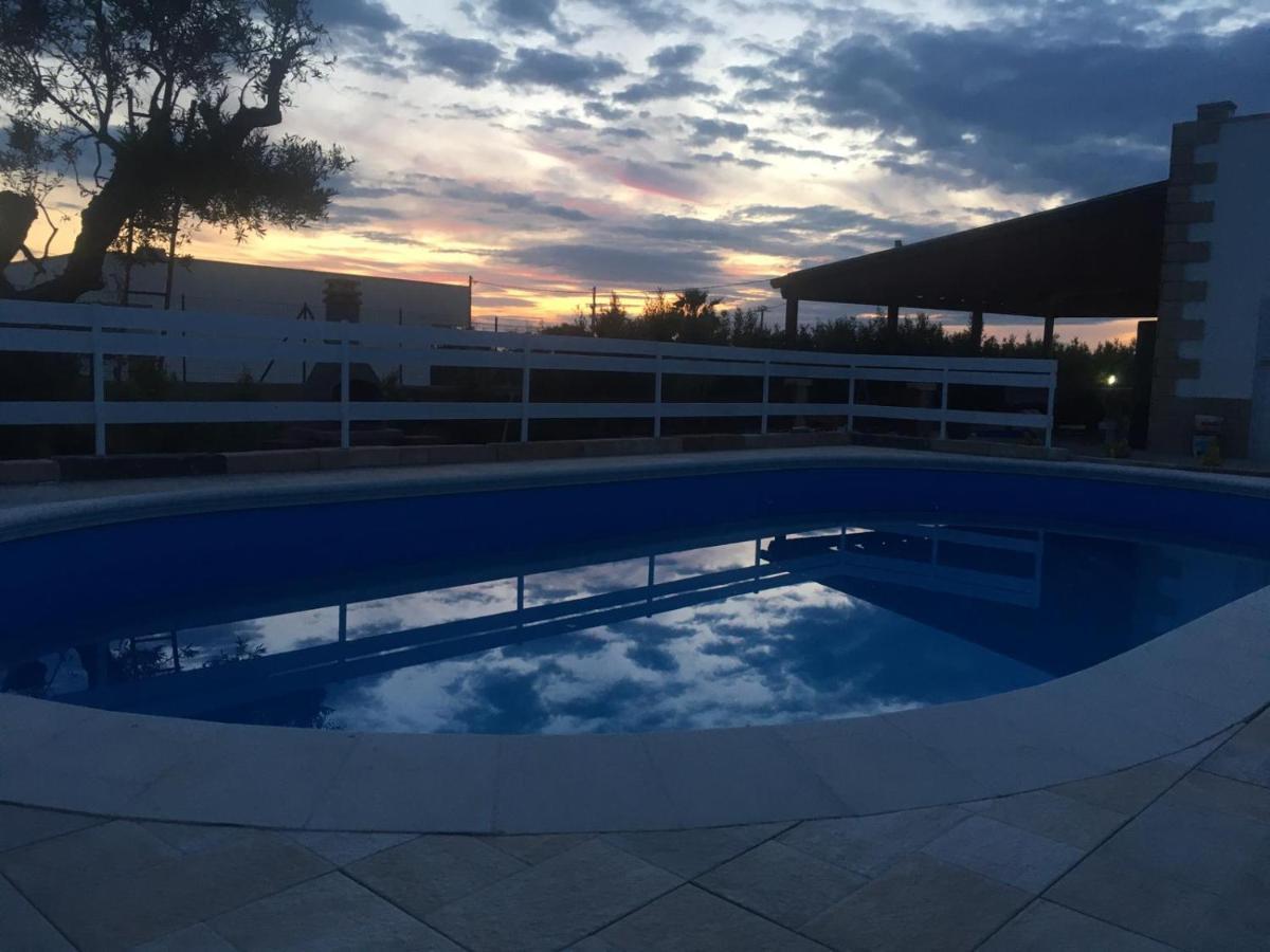 Villetta Mari Con Piscina Esclusiva Nel Salento Capilungo Luaran gambar
